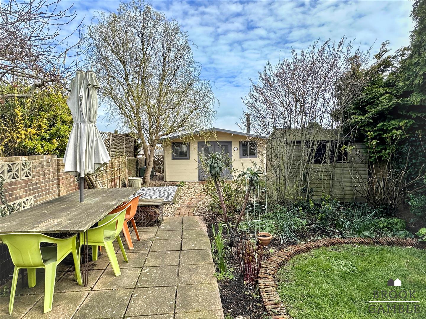 4 Bedroom House. Langney Rise in Eastbourne,  17
